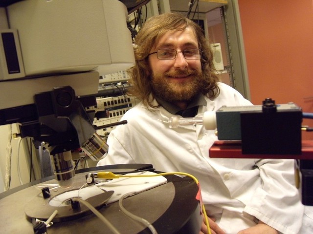 - Laboratorium, w którym Andrzej prowadzi swoje badania, jest jednym z najlepszych w Europie centrów badania mózgu.