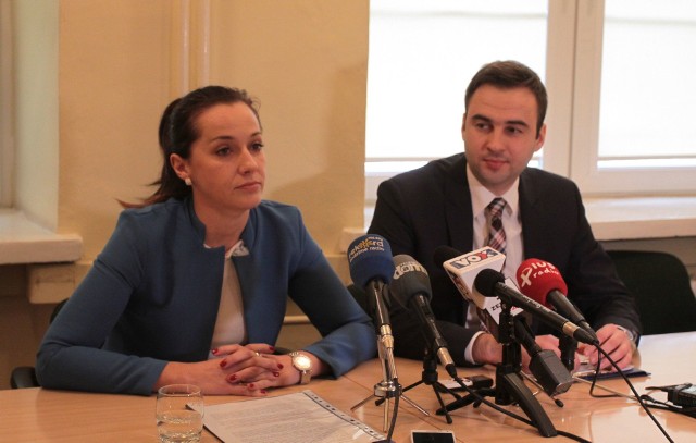 Jakie były przyczyny odejścia Katarzyny Pastuszki-Chrobotowicz i Marcina Kacy z klubu radnych Platformy Obywatelskiej?