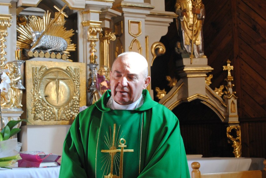 Proboszcz parafii w Bebelnie ksiądz Zenon Stępień odszedł na emeryturę. W niedzielę dziękowali mu mieszkańcy (ZDJĘCIA)