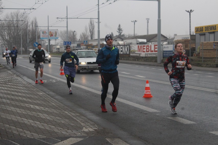 Druga Dycha do Maratonu. Biegacze rywalizowali na nowej trasie (ZDJĘCIA)