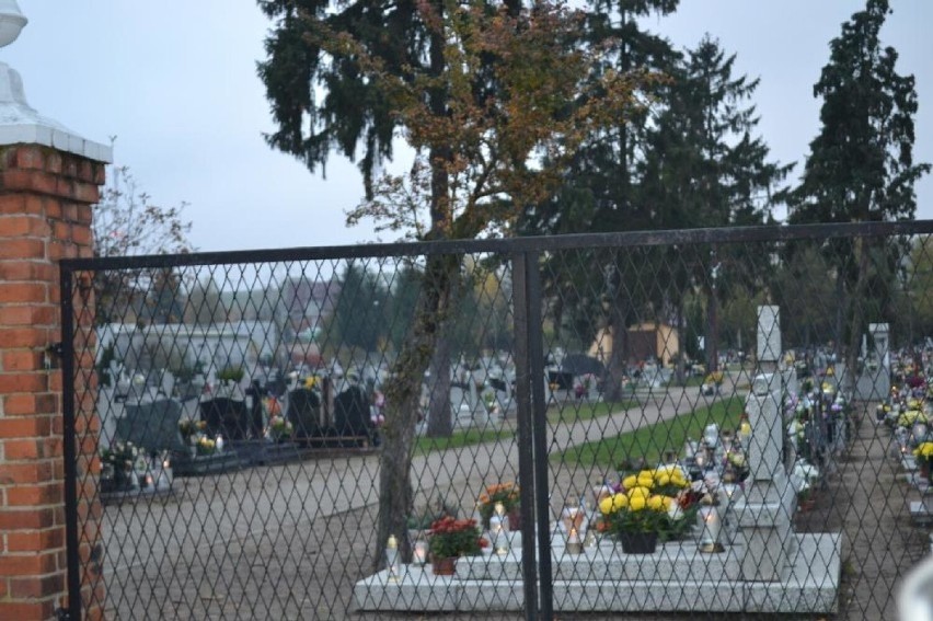 Niebywały akt wandalizmu na cmentarzu w Wyrzysku. Zniszczono...