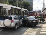 Wypadek trzech aut i tramwaju w centrum Wrocławia (ZDJĘCIA)