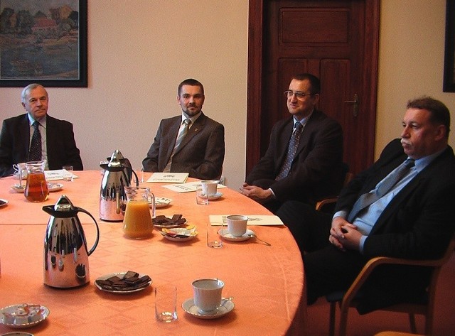 Pełnomocnicy prezydenta (od lewej): Janusz Gramza, Tomasz Kucharski, Tomasz Jurek i Tadeusz Tomasik