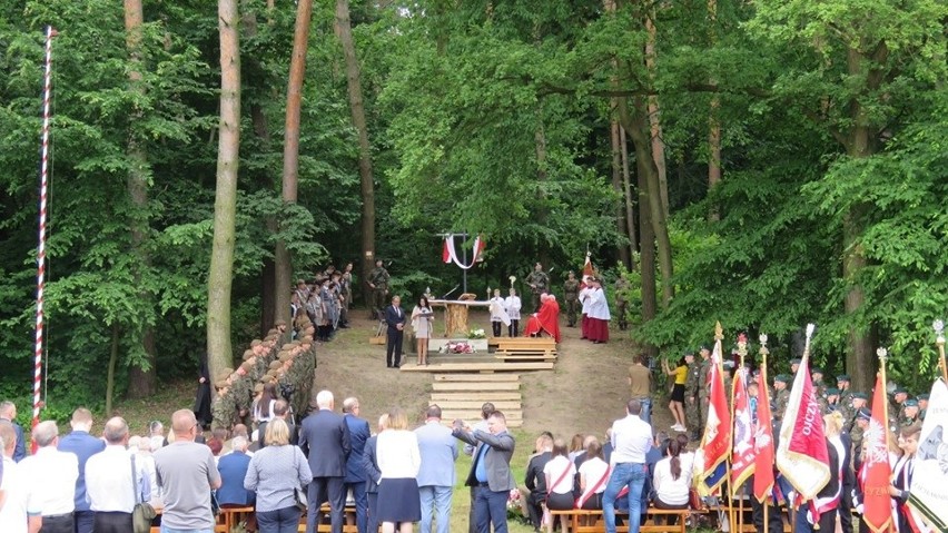 Uroczystości rocznicowe w lesie kidałowickim koło...