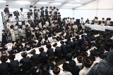 Chasydzi w Lelowie. Żydzi z całego świata modlą się, tańczą i śpiewają przy grobie cadyka Dawida Bidermana