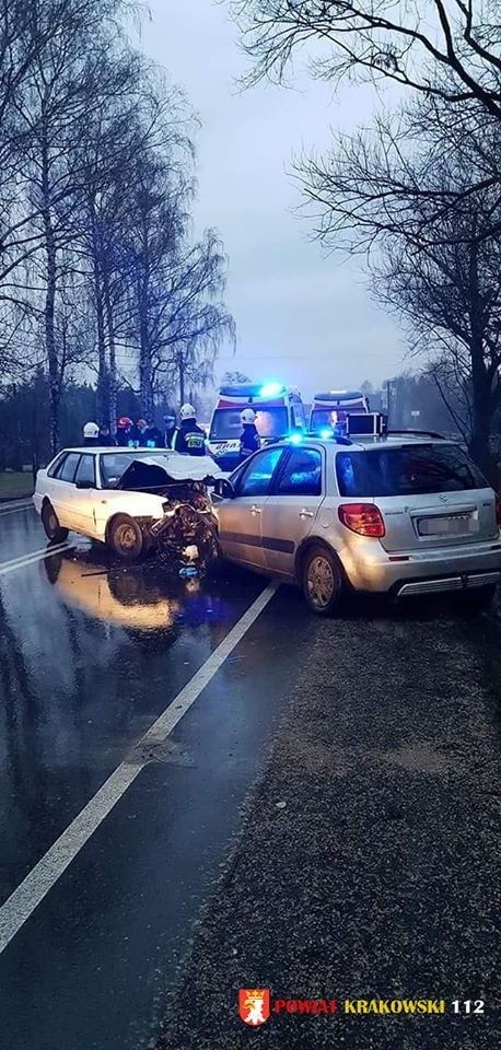 Wypadek w pobliżu granicy Krakowa i Niepołomic - zdjęcia dzięki uprzejmości serwisu "Powiat Krakowski 112"