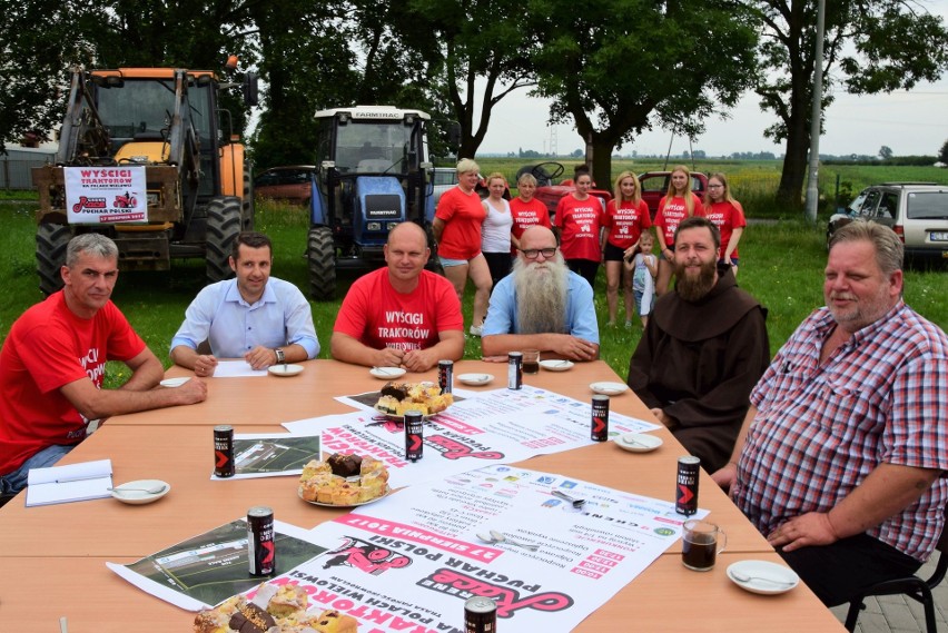 Wyścigi Traktorów na polach Wielowsi to niezwykła impreza...