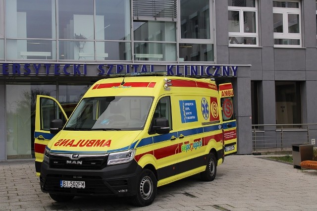 Uniwersytecki Szpital Kliniczny dostał karetkę reanimacyjną z aparatem ECMO.