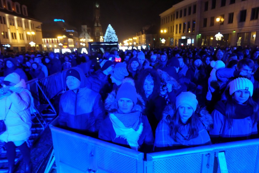 Sylwester w Białymstoku 2017. Białostoczanie bawili się na...