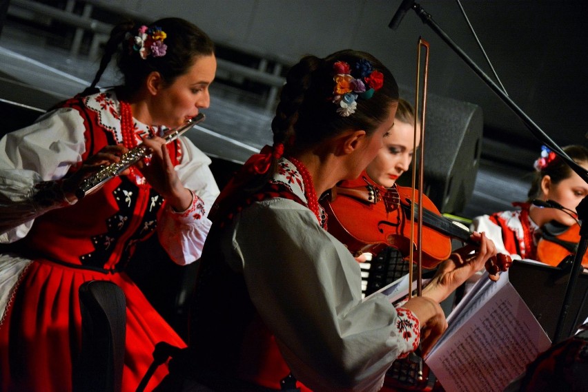 Folklor na najwyższym poziomie. Zespół Pieśni i Tańca "Śląsk" uświetnił jubileusz ZPiT "Dobczyce"