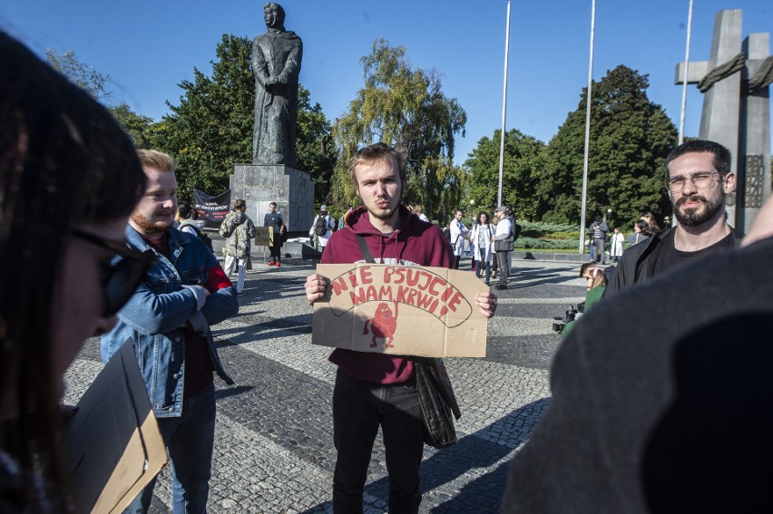 Celem wydarzenia było wyrażenie wsparcia studentów dla...