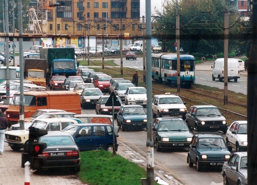 Komunikacja we Wrocławiu w latach 90-tych i w pierwszej...