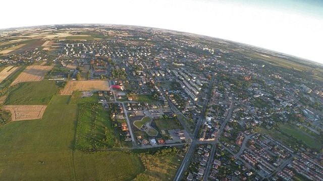 Zobaczcie piękne zdjęcia, jakie Robert Osiński zrobił wczoraj latając motoparalotnią nad Aeroklubem Kujawskim w Inowrocławiu.