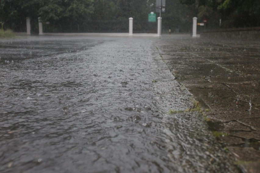 Ostrzeżenie meteorologiczne przed burzami dla województwa...