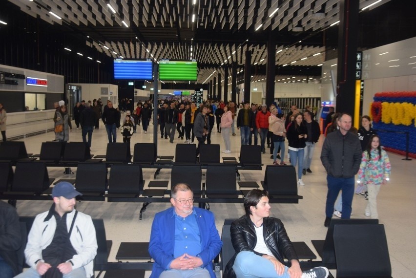 Szybko rośnie liczba pasażerów na lotnisku Warszawa-Radom. Zobacz zdjęcia