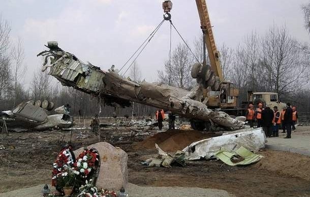 Szczątki polskiego tupolewa, który rozbił się w Smoleńsku 10 kwietnia 2010