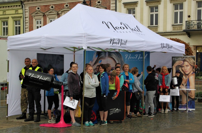 Nowy Sącz. Sądeczanki ćwiczyły na rynku z Ewą Chodakowską