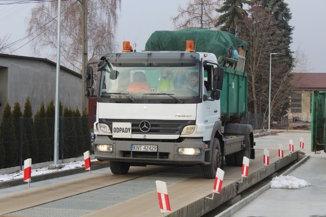 Gminny Punkt Selektywnej Zbiórki Odpadów Komunalnych w Gdowie (ul. Staszica) działa już pełną para. Modernizacja obiektu, prowadzona z pomocą funduszy unijnych, pochłonęła 1,8 mln zł