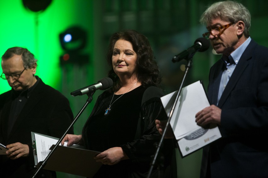 Kraków. Zlicytowano medal od papieża, kombinezon Stocha oraz broszkę i filiżankę pani premier