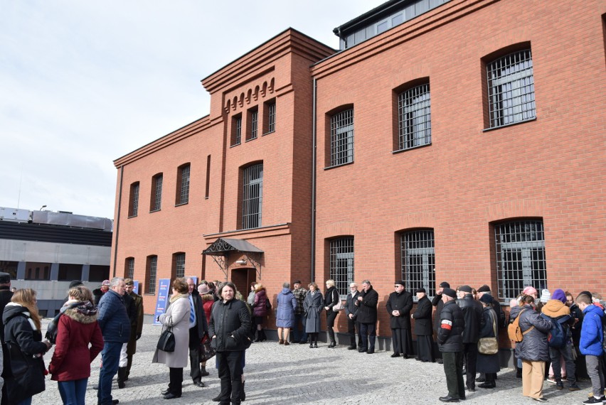 Muzeum Żołnierzy Wyklętych w Ostrołęce: przekazanie kluczy [ZDJĘCIA, WIDEO]