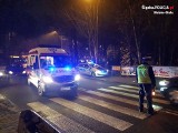 Wypadek na przejściu dla pieszych. Samochód potrącił 70-latkę ZDJĘCIA