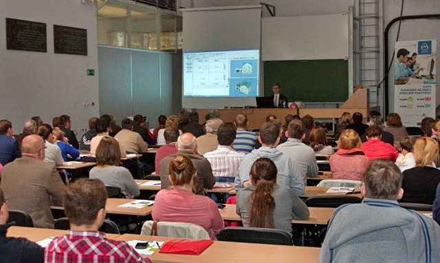 KAN. Bezpłatne szkolenia dla projektantów Szkolenia już ruszyły i będą trwały do 29 października. By dotrzeć do jak największej liczby projektantów, KAN organizuje szkolenia w różnych terminach i w wielu miastach Polski: Gdańsku, Warszawie, Katowicach, Białymstoku, Poznaniu, Krakowie, Wrocławiu i w Szczecinie.