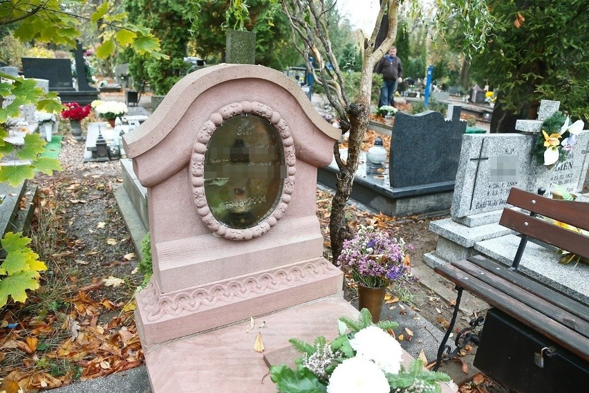 Niezwykłe nagrobki na cmentarzach we Wrocławiu znajdują się...