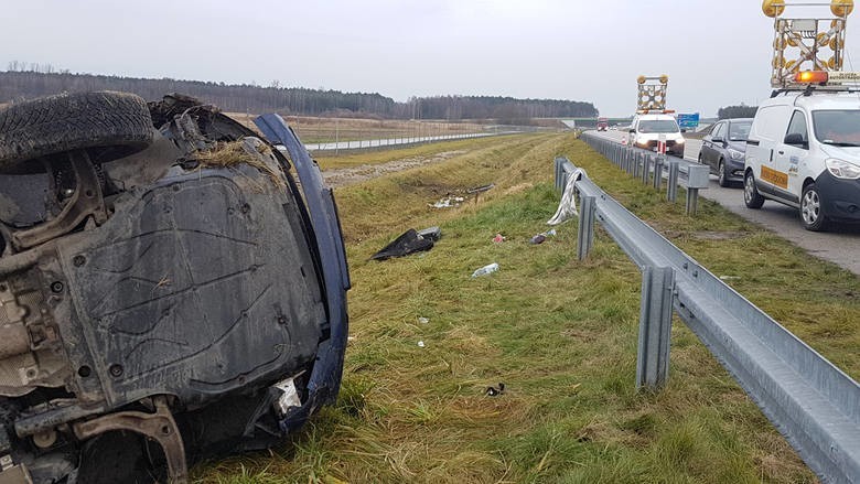 Wypadek na autostradzie A1. Ucierpiała polsko-grecka rodzina - 7 osób, w tym 3 dzieci [zdjęcia]