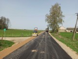 Droga Saniki - Leśniki. Teraz nowy asfalt, a całość będzie gotowa jeszcze w kwietniu 