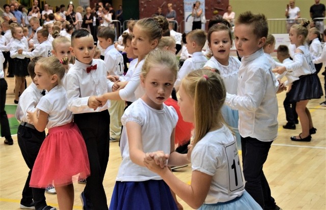W hali widowiskowo-sportowej odbyły się Mistrzostwa Tańca Przedszkolaków o Puchar Prezydenta Inowrocławia. Na parkiecie o puchary i medale walczyło ponad 250 dzieci z miejscowych przedszkoli.