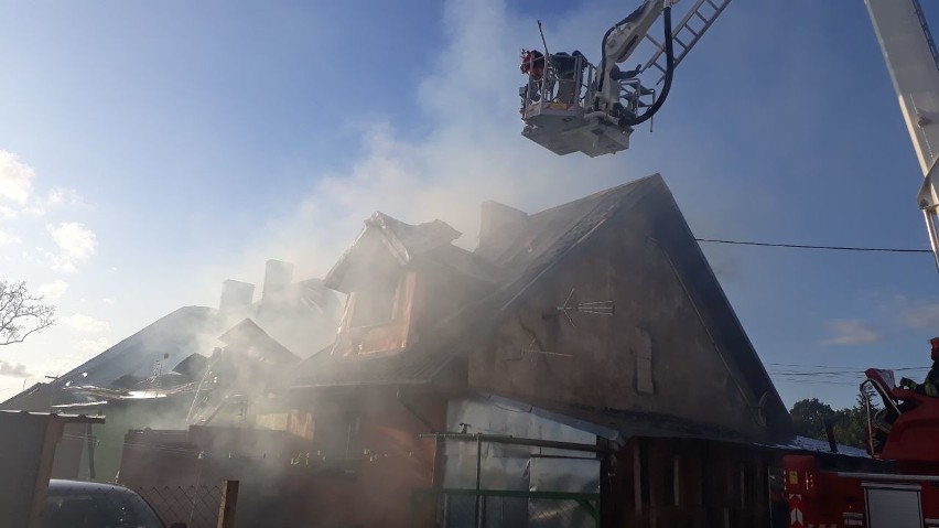 Duży pożar budynku mieszkalnego w Karznicy w gminie...