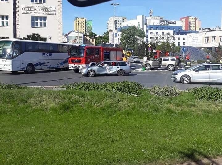 Dziś przed godziną 16-tą doszło do wypadku na rondzie...