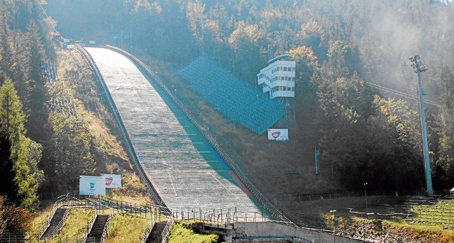 Wielka Krokiew na razie jeszcze spełnia wymogi FIS, ale już wiadomo, że musi zostać zmodernizowana