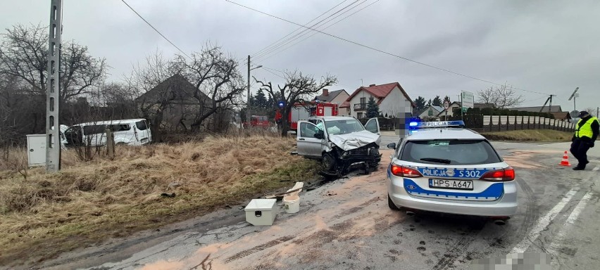 W Wólce zderzyły się dwa busy. Sześć osób w szpitalu. Wśród poszkodowanych są dzieci