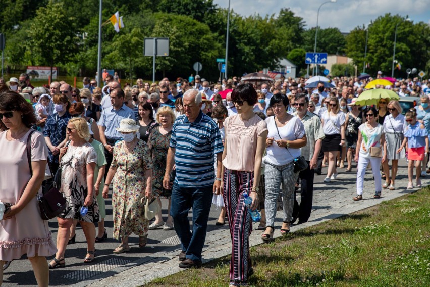 Procesja przeszła przez Starosielce. Wierni z parafii św....