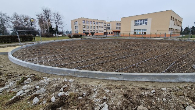 Skatepark powstanie na terenach zielonych przed szkołą nr 7 w Strzelcach Opolskich.