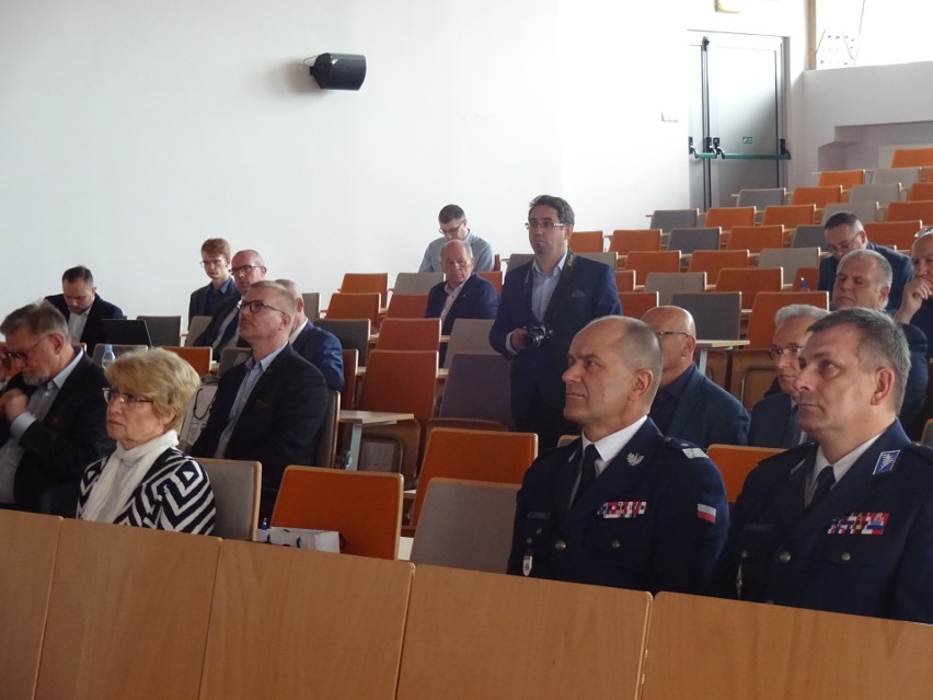 Naukowcy z Polski dyskutowali w Kielcach o historii formacji policyjnych