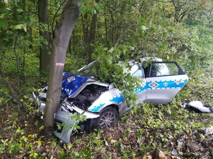 Wypadek radiowozu w Tarnowskich Górach. Są ranni policjanci