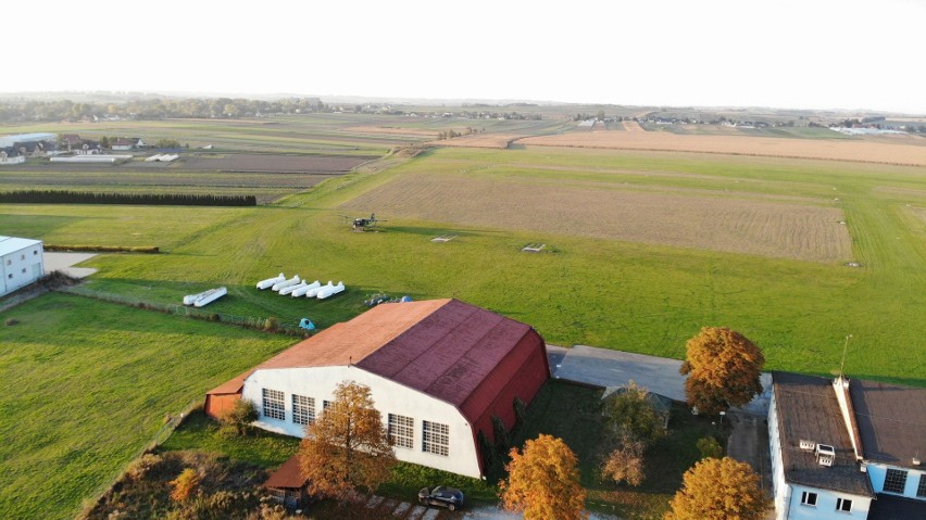 Kraków. Planują rozbudowę lotniska w Pobiedniku Wielkim z myślą o lotach biznesowych. Mieszkańcy mają wiele obaw ZDJĘCIA