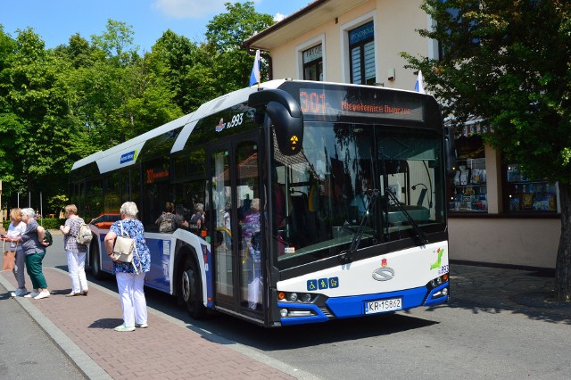 Przy ul. Niepołomskiej w Wieliczce zatrzyma się m.in. autobus 301. Wyczekiwane przystanki (w obu kierunkach) mają powstać tam już podczas tegorocznych wakacji