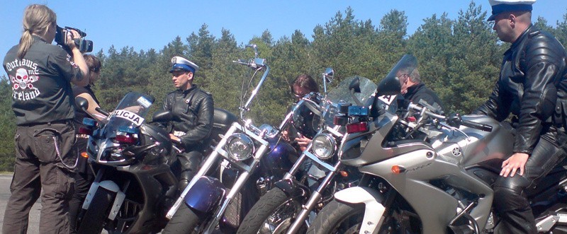 Słupsk. Policja z Telewizją Słupsk przygotowują film o jeździe na motocyklach