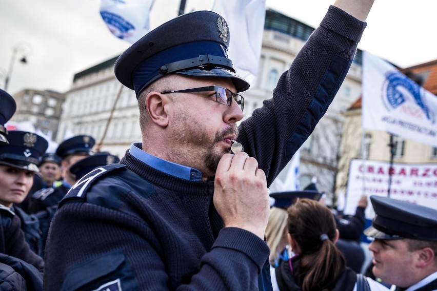 Na początku października policjanci protestowali w Warszawie