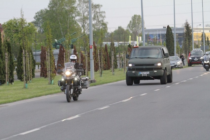 Nocne Wilki jednak we Wrocławiu. Motocykliści złożyli kwiaty na Cmentarzu Żołnierzy Radzieckich