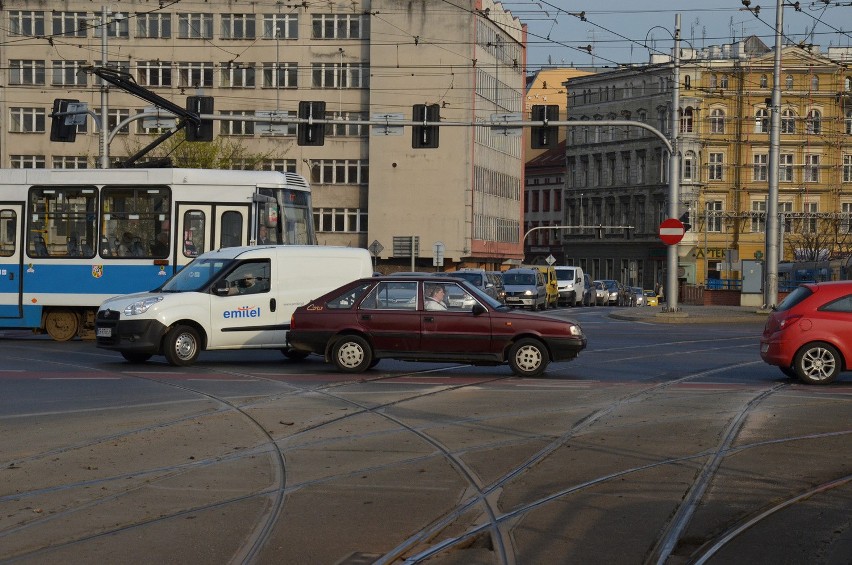 Pożar skrzynki energetycznej na pl. Jana Pawła II. Nie działały światła [FOTO]