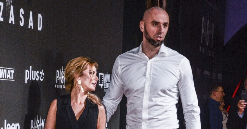 Marcin Gortat ma piękną i drobniutką żonę! Różnica wzrostu między koszykarzem a jego ukochaną poraża! 