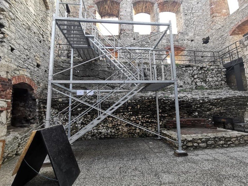 Trwa modernizacja zamku Ogrodzieniec w Podzamczu. Jakie utrudnienia czekają na turystów? ZDJĘCIA