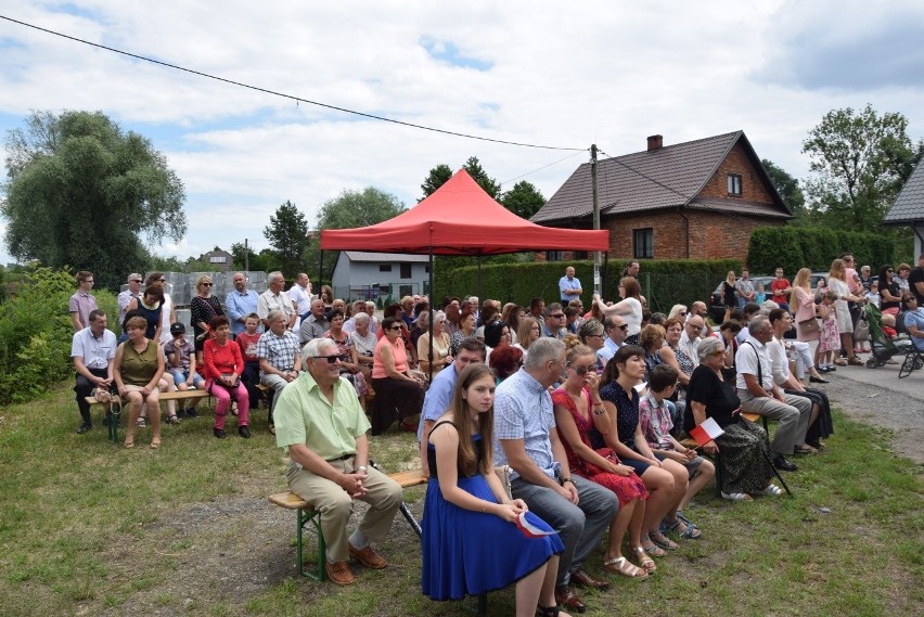 Mieszkańcy uhonorowali 11 chłopów z Masłomiącej zamordowanych w obozie Gross-Rosen [ZDJĘCIA]