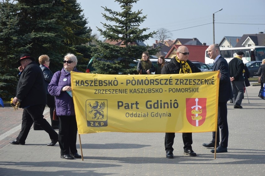 Dzień Jedności Kaszubów 2019 - czarno-żółte flagi wypełniły ulice Żukowa [ZDJĘCIA, WIDEO]