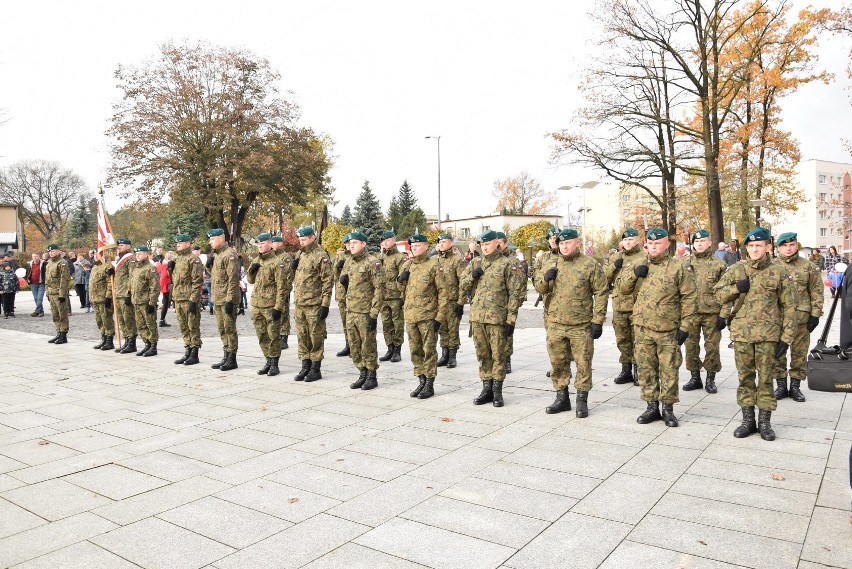 Mieszkańcy Nowej Dęby świętowali 101. rocznicę odzyskania niepodległości [ZDJĘCIA] 