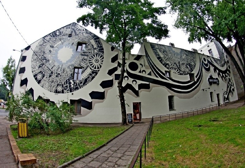 Mural na wieżowcu i chodniku, koncerty oraz pokazy. Gwiazdy street art-u przyjadą do Łodzi 